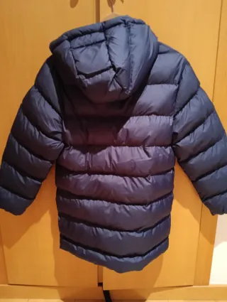 Chaqueta de niño Nike Therma-Fit con capucha.