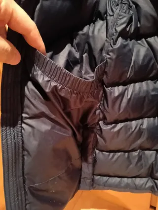 Chaqueta de niño Nike Therma-Fit con capucha.