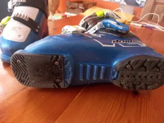 Botas de esquí para niño.