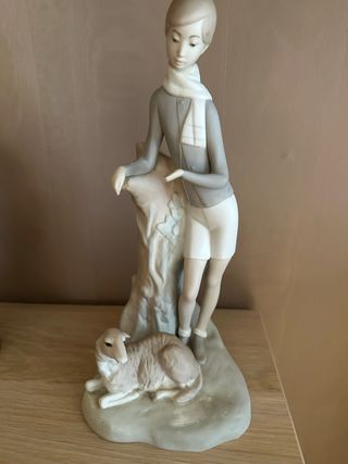 Figura Lladró Porcelana Niño y Oveja