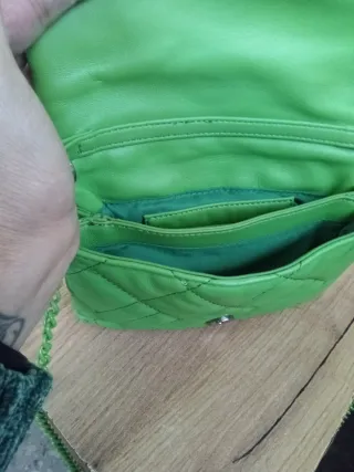 Bolso Parfois verde acolchado
