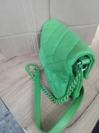 Bolso Parfois verde acolchado