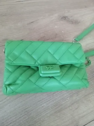 Bolso Parfois verde acolchado
