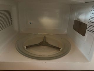 Microondas blanco ONWA en muy buen estado