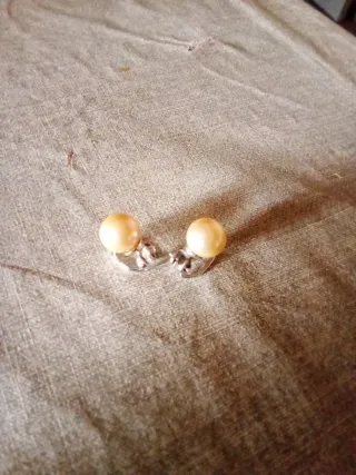 Pendientes perla dorados y plateados