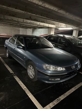 Alquilar una parcela de garaje para coche grande