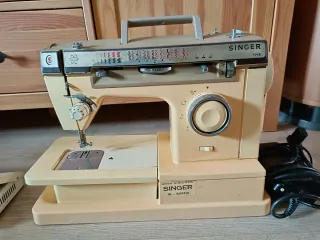 Máquina de coser Singer antigua