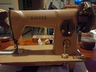 Máquina de coser Singer antigua