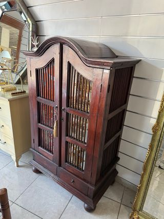 Armario vintage madera y tela