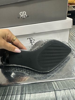 Zapatos de tacón Roberto Bassi plateados talla 37