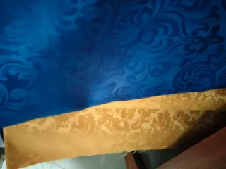 Tejido brocado amarillo dorado