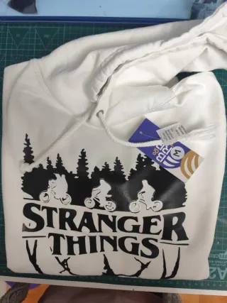 Sudadera Stranger Things Blanca