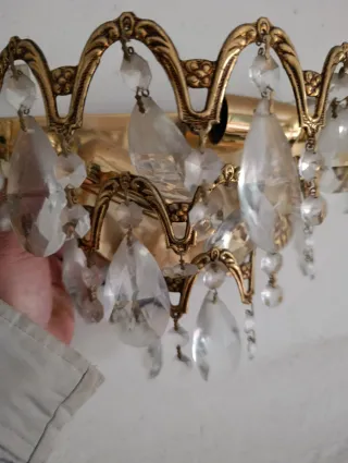 Lámpara colgante dorada con cristales