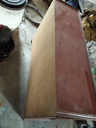 Aparador de madera marrón