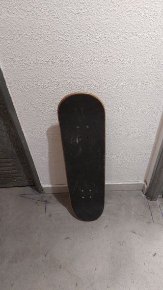 Skate OXELO Negro Dorado