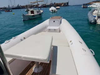 Barco semirrígido blanco