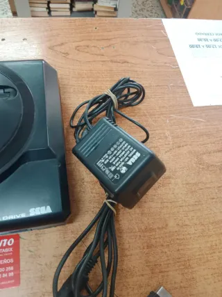 CONSOLA SEGA MEGA DRIVE 16-BIT MANDO Y CABLES