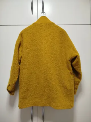 Abrigo mostaza talla 40