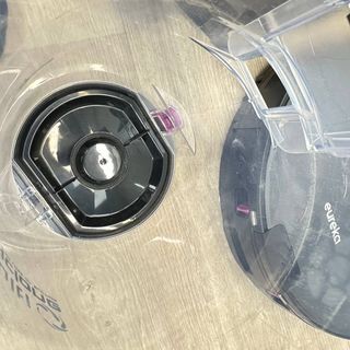 Robot Aspirador y Fregasuelos Eureka NERE10s