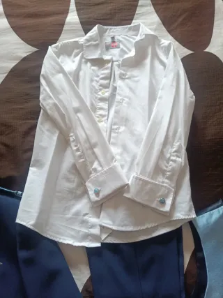 Traje de comunión azul con detalles