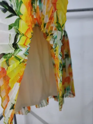 Falda plisada Marcatequeso Talla M estampado fruta