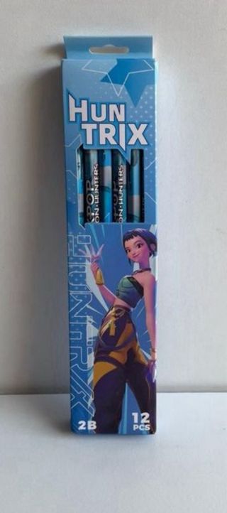 Lote di bottiglie, penne, portachiavi, huntrix