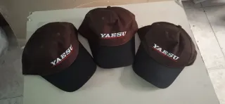 Set 3 Cappelli originali YAESU Marrone