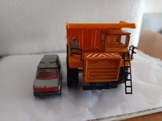 Camión Dumper 1/64 + Furgoneta Majorette