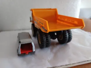 Camión Dumper 1/64 + Furgoneta Majorette