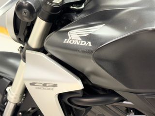HONDA CB 300 R