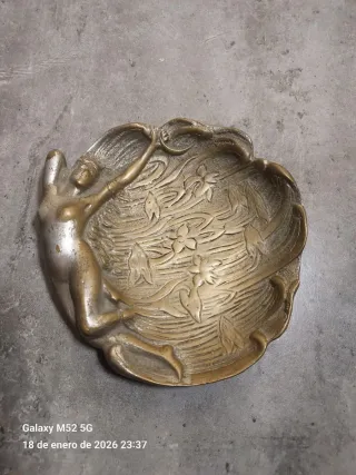 Cenicero latón vintage mujer desnuda estilo art