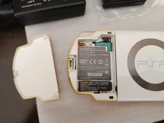 PSP 2004 Edición Los Simpson + 140 juegos