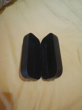 Funda para gafas Guess negra