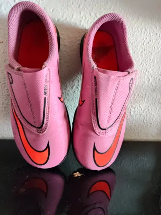 Botas de fútbol Nike Mercurial rosas