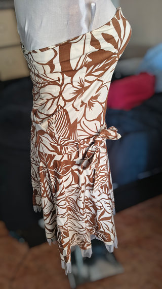 Vestido floral sin tirantes talla 38