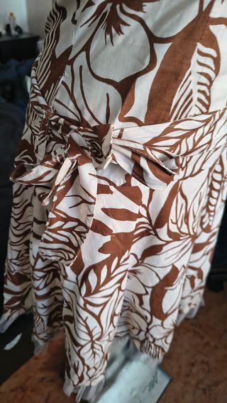 Vestido floral sin tirantes talla 38