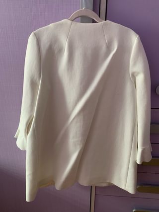 Abrigo niña Zara blanco. Talla 8.9 y 10