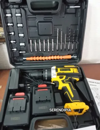 TALADRO ATORNILLADOR 2 BATERÍAS EN SU MALETÍN.