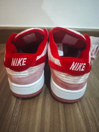 Nike Dunk SB Low Strangelove Pink Velvet