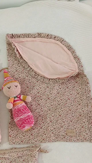 Saco, toquilla y neceser Giraffa Bianca