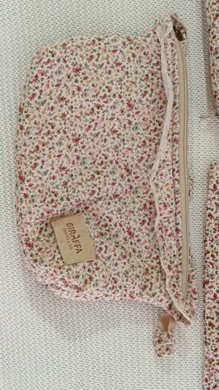 Saco, toquilla y neceser Giraffa Bianca