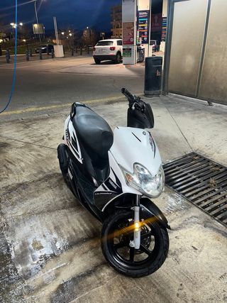 Yamaha Jog RR 50cc Scooter