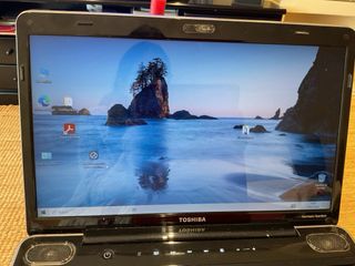 Ordenador portatil TOSHIBA