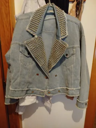 Chaqueta tejana con tachuelas XL