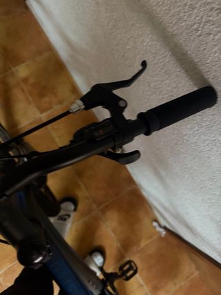 Bicicleta MTB Rockrider Negra y Azul