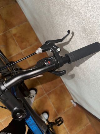 Bicicleta MTB Rockrider Negra y Azul