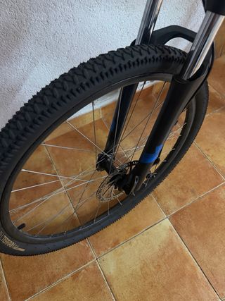 Bicicleta MTB Rockrider Negra y Azul