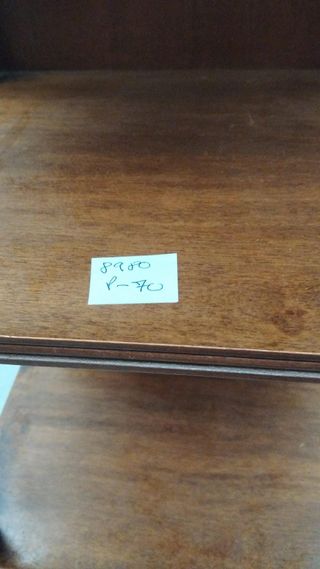 Estantería de madera estrecha