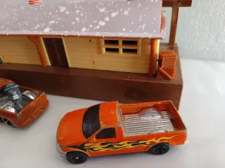 Diorama Estación Tren 1/64 con 2 coches