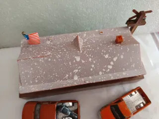 Diorama Estación Tren 1/64 con 2 coches